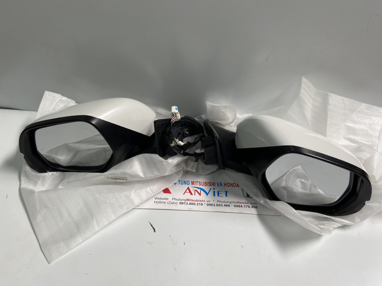 Gương chiếu hậu bên lái xe Honda HRV